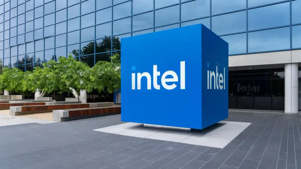 Intel (INTC) Melesat 20%, Siap Salip Dominasi AI Nvidia?