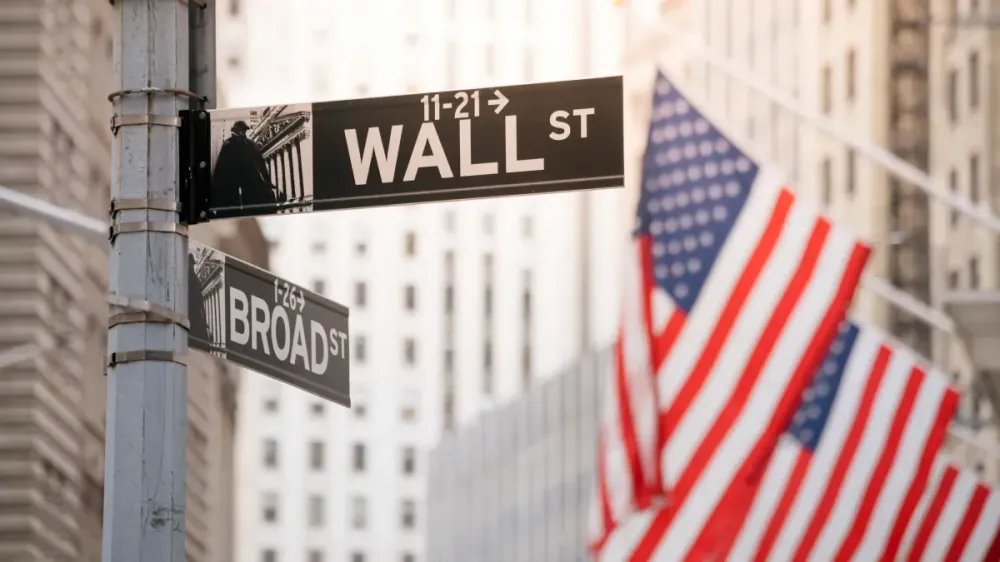SPY & QQQ Tertekan Jelang Data Ekonomi & Prediksi 2026