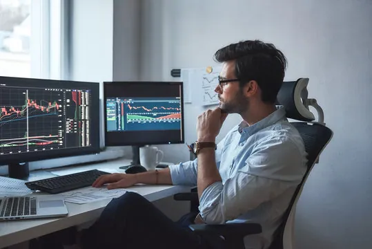 Trading Saham: Cara Kerja, Strategi dan Risikonya