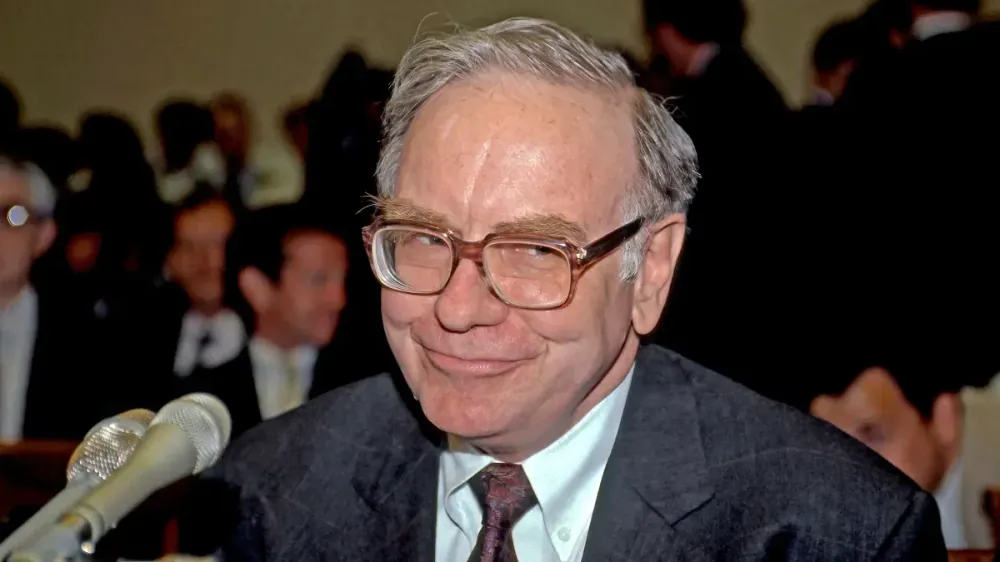 Buffett Jual ETF S&P 500 Jelang Pensiun, Perlukah Kamu Ikut Panik?