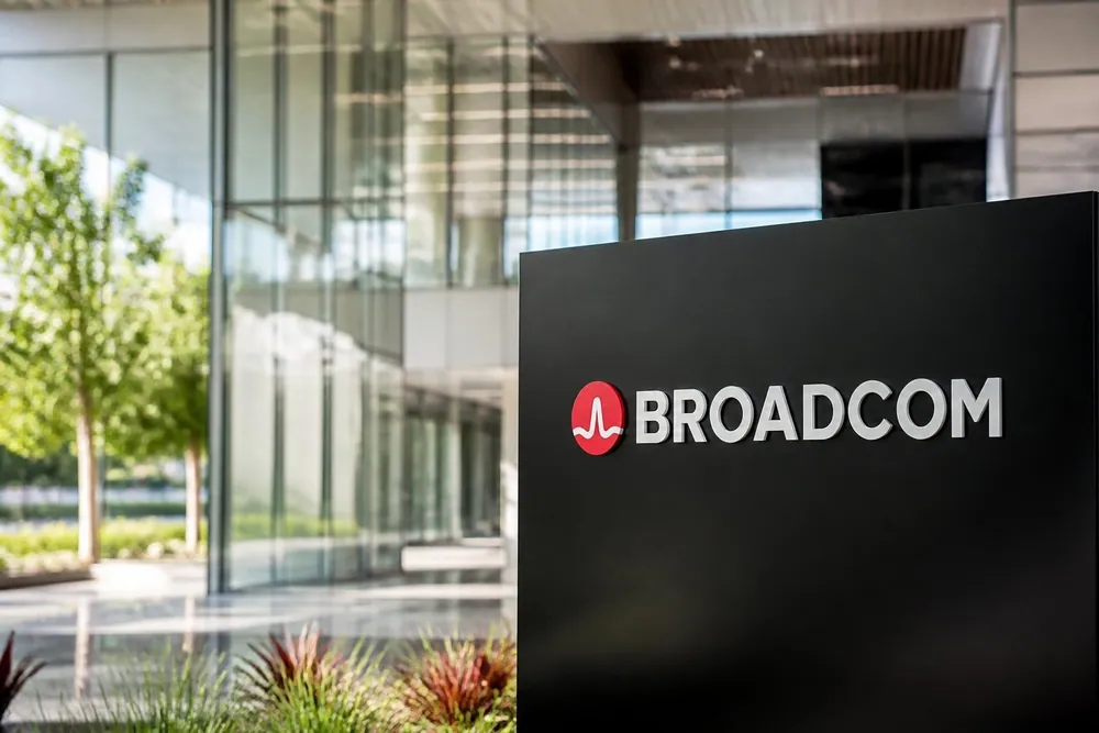 Saham Broadcom (AVGO) Turun 4,5%, Ini Sentimennya (19 Oktober 2026)